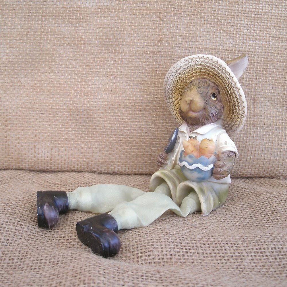 Vintage Rabbit Gardener Shelf Sitter Figurine - Picture 8 of 16